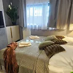 Apartmanica 5a, Private Wellness, Garage, Center Chalet