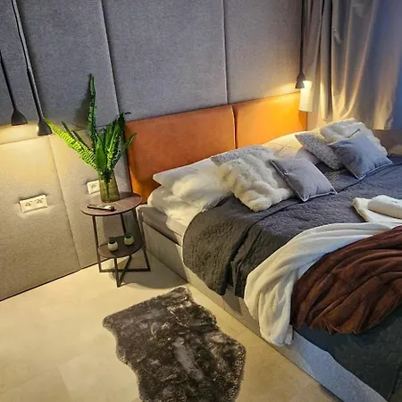 Apartmanica 5a, Private Wellness, Garage, Center Chalet