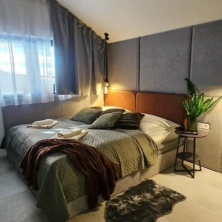 Chalet Apartmanica 5a, Private Wellness, Garage, Center