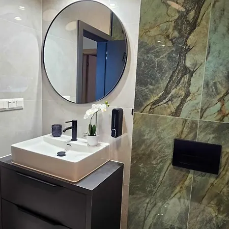 Apartmanica 5a, Private Wellness, Garage, Center * 도노발리