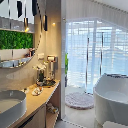 Chalet Apartmanica 5a, Private Wellness, Garage, Center