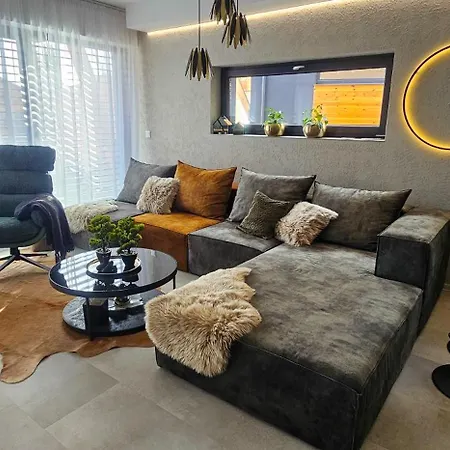 Apartmanica 5a, Private Wellness, Garage, Center Chalet