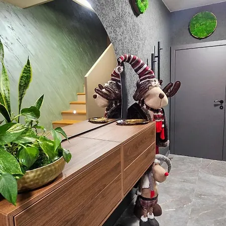 Apartmanica 5a, Private Wellness, Garage, Center Chalet