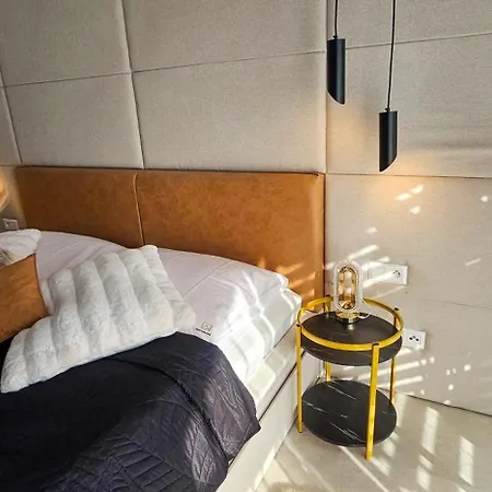 Chalet Apartmanica 5a, Private Wellness, Garage, Center *