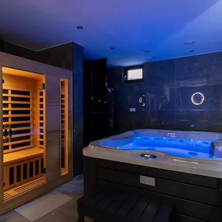 Apartmanica 5a, Private Wellness, Garage, Center Chalet