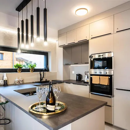 Chalet Apartmanica 5a, Private Wellness, Garage, Center Donovaly