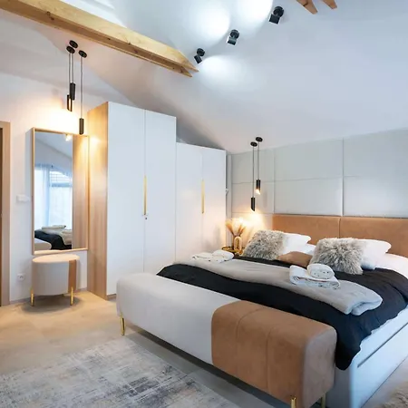 Chalet Apartmanica 5a, Private Wellness, Garage, Center