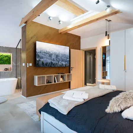 Apartmanica 5a, Private Wellness, Garage, Center 샬레 도노발리