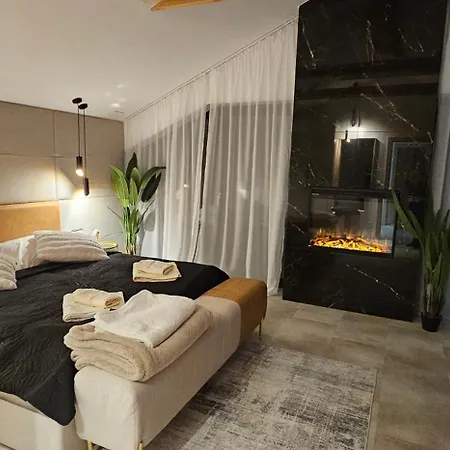 Apartmanica 5a, Private Wellness, Garage, Center 샬레