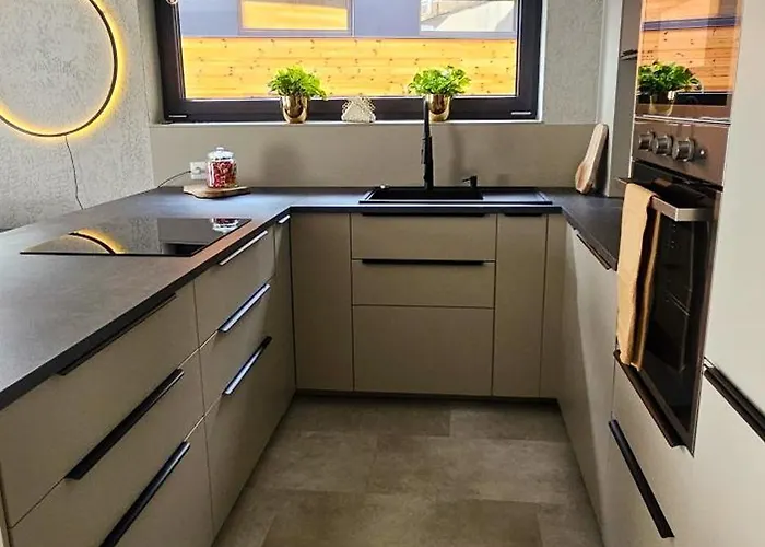 Apartmanica 5a, Private Wellness, Garage, Center Alpesi faház